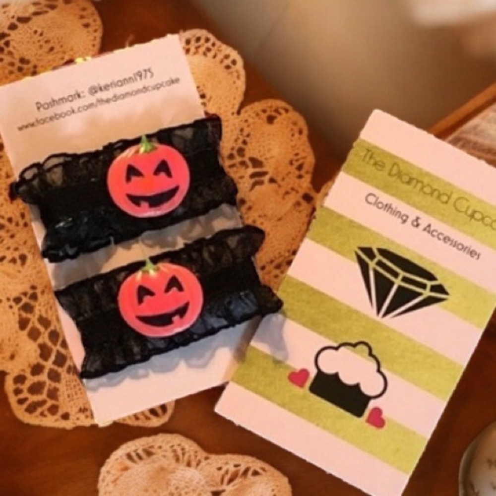 💖 5/$25 | Pumpkin Black Lace Barrettes